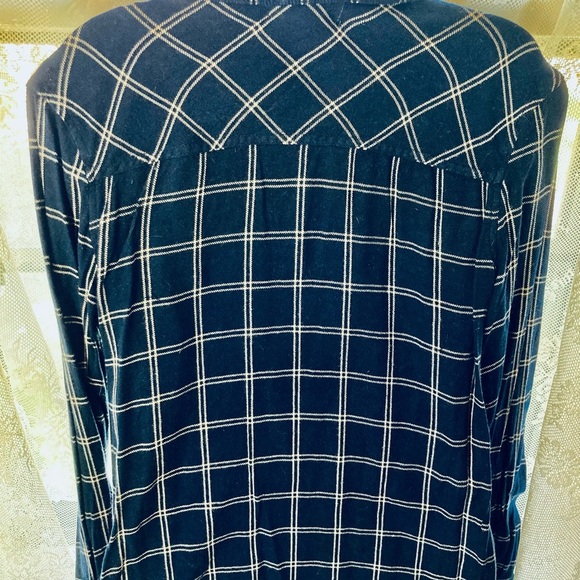 Aeropostale Flannel Women’s Navy Blue Checkered  Shirt M Good Condition - Picture 2 of 4